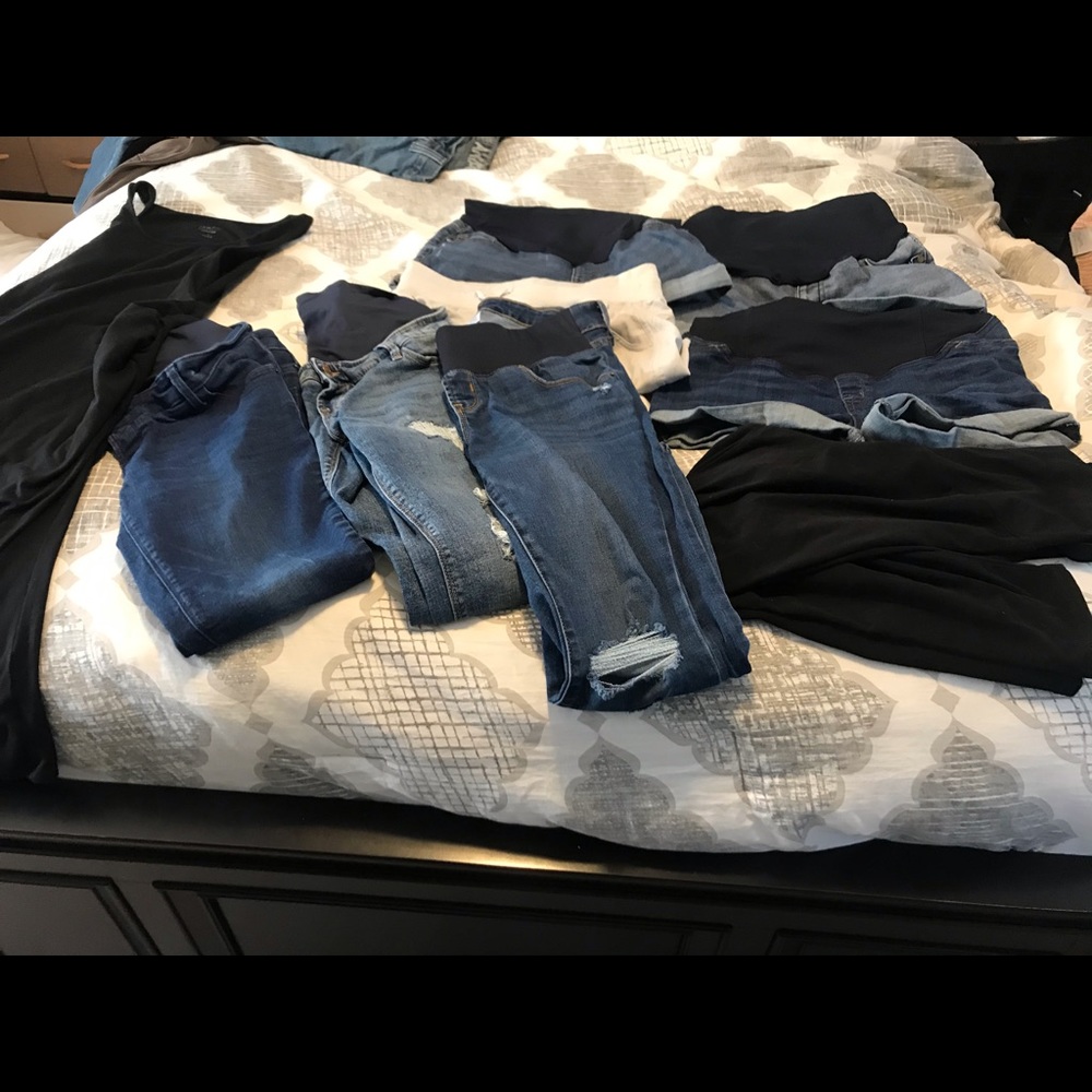 Maternity pants lot